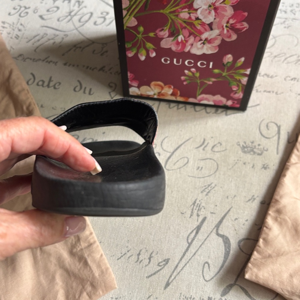 Gucci Blooms Supreme Floral Slide Sandals - Picture 6 of 6